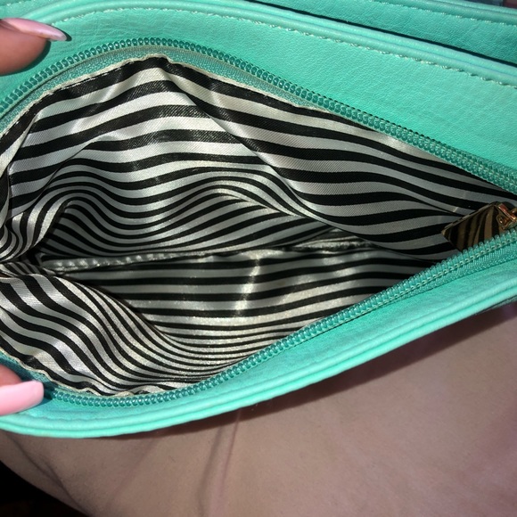 Mint green purse from Dillard’s! - Picture 3 of 5